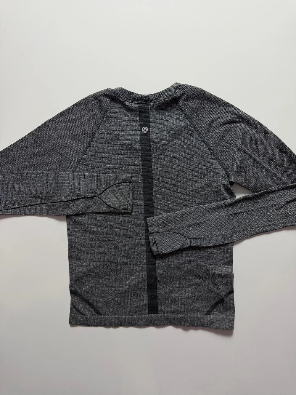 Lululemon Swiftly Tech Long-Sleeve Shirt 2.0 *Waist Length, Size 6